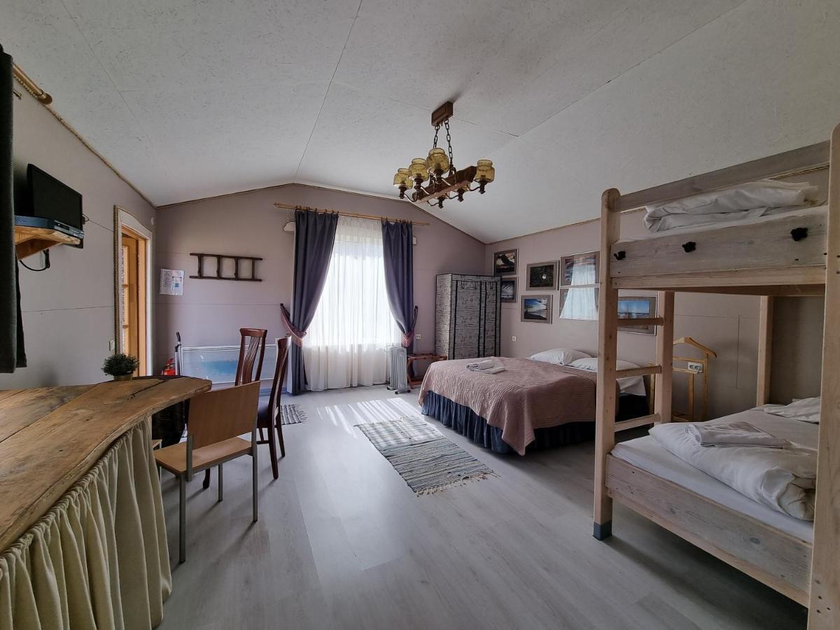 Viesu Nams Vecmuiza Hotel Tūja Exterior foto
