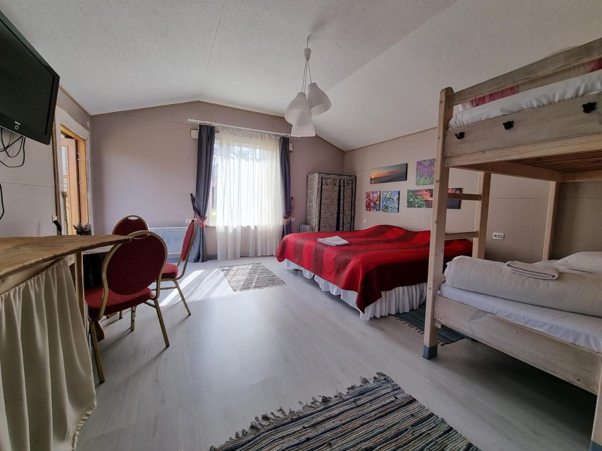 Viesu Nams Vecmuiza Hotel Tūja Exterior foto