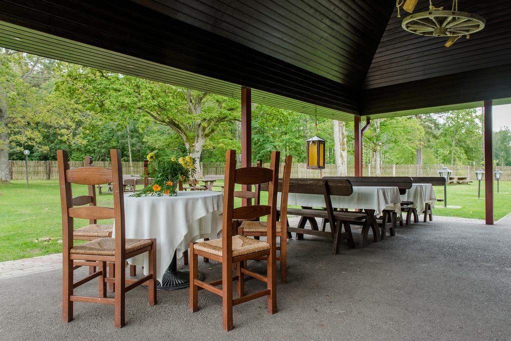 Viesu Nams Vecmuiza Hotel Tūja Exterior foto